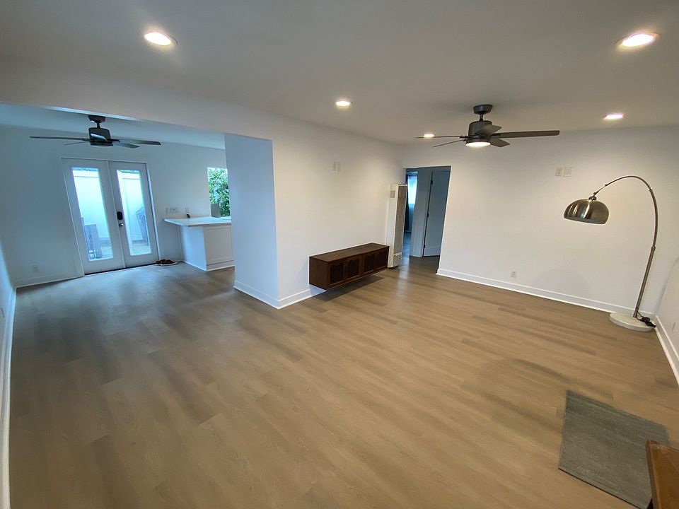 1st image of 2863 Hickory Pl #B
