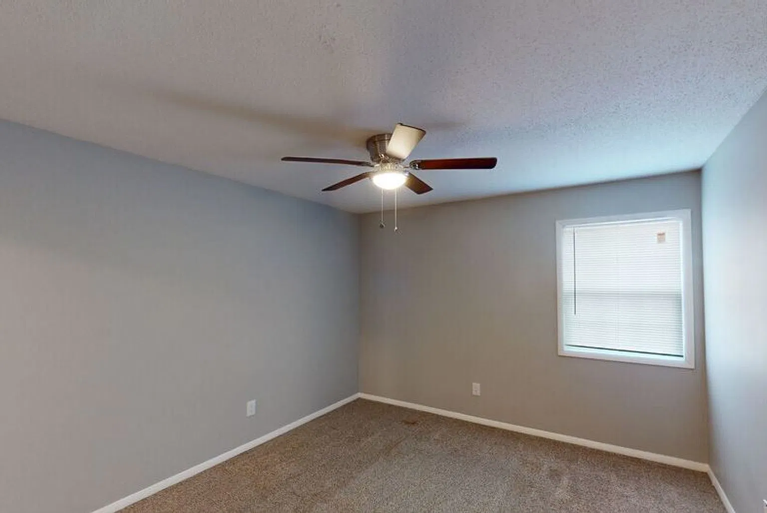 4033 Hunters Ridge Drive — Photo 1