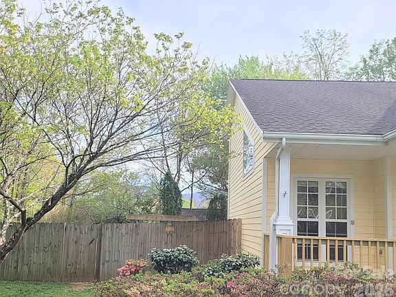 5th image of 35 Cotton Creek Cir
