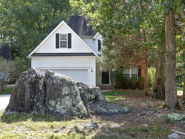 103 Rocky Pt, Carrboro, NC 27510