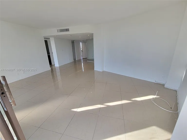 3301 N Country Club Dr #811 — Photo 15