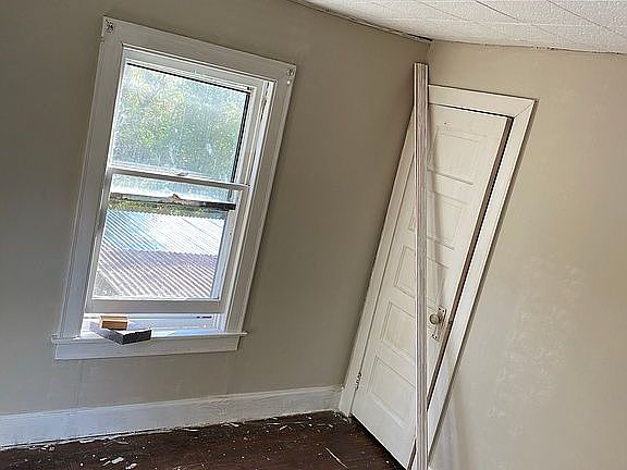 5th image of 185 Cumberland Ave