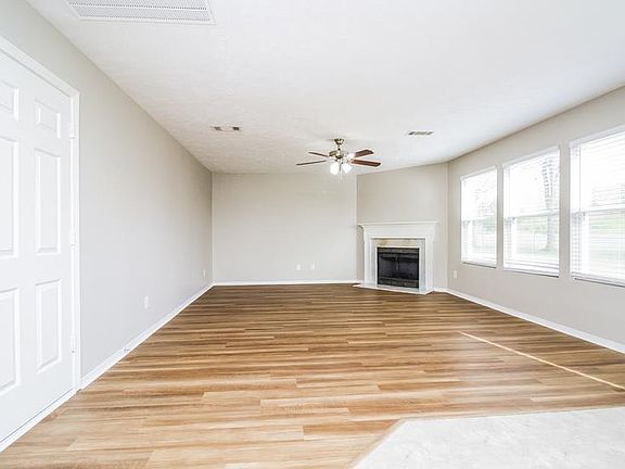 4th image of 1160 Seven Oaks Blvd