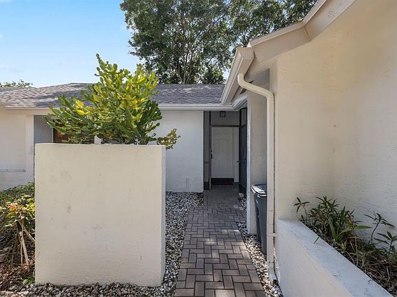 4th image of 10618 180th Pl S