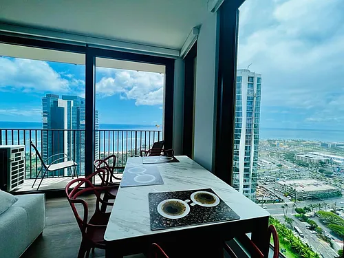 987 Queen St #0 Photo 1
