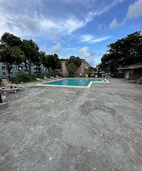 1101 SW 122nd Ave #308 — Photo 2