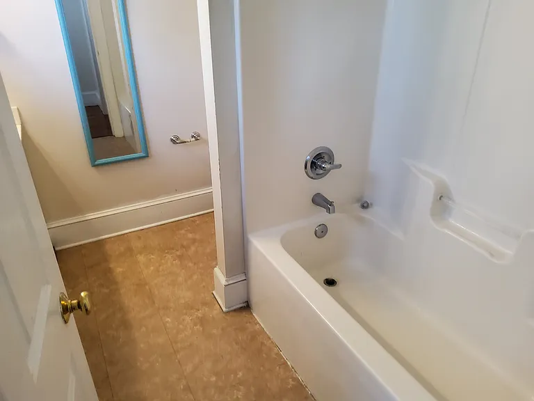 1022 W Market St #35 — Photo 11