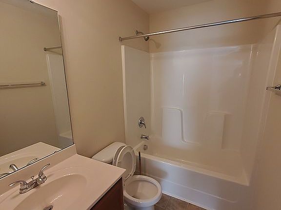 3rd image of 626 Thistle Dr