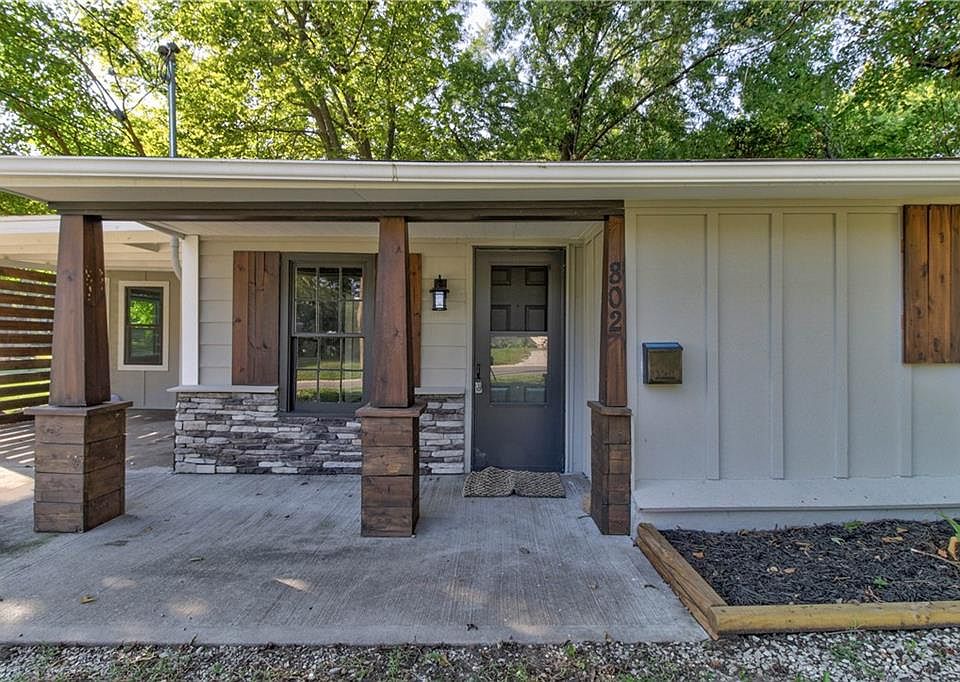 802 SW South Ave Blue Springs MO 64015 Zillow