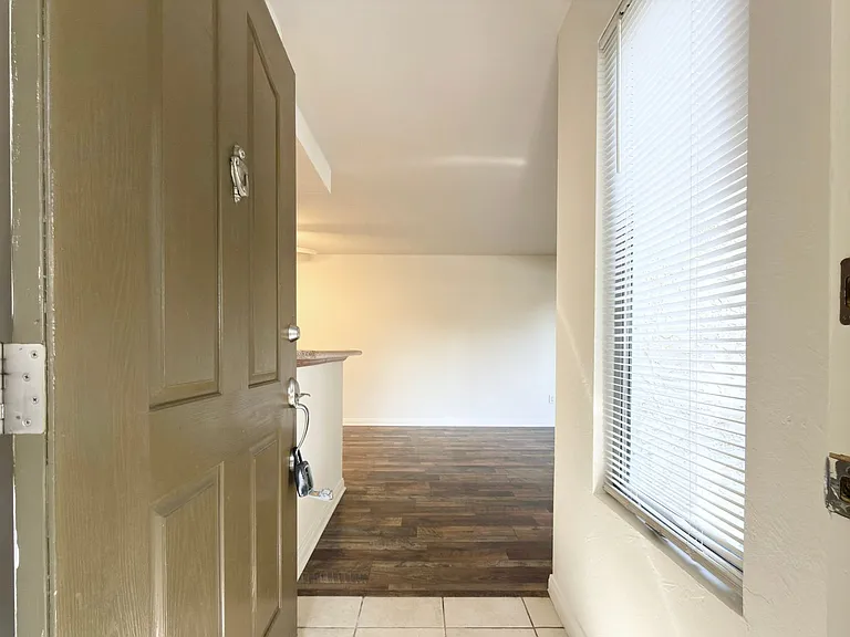 432 Edgehill Ln #71 — Photo 3