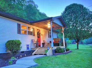 164 Pickle Fork Loop, Oil Springs, KY 41238