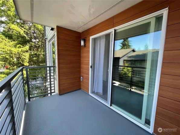 12107 NE Bellevue-Redmond Road #D204, Bellevue, WA 98005