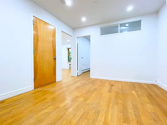 Rented by Bond New York | media 11