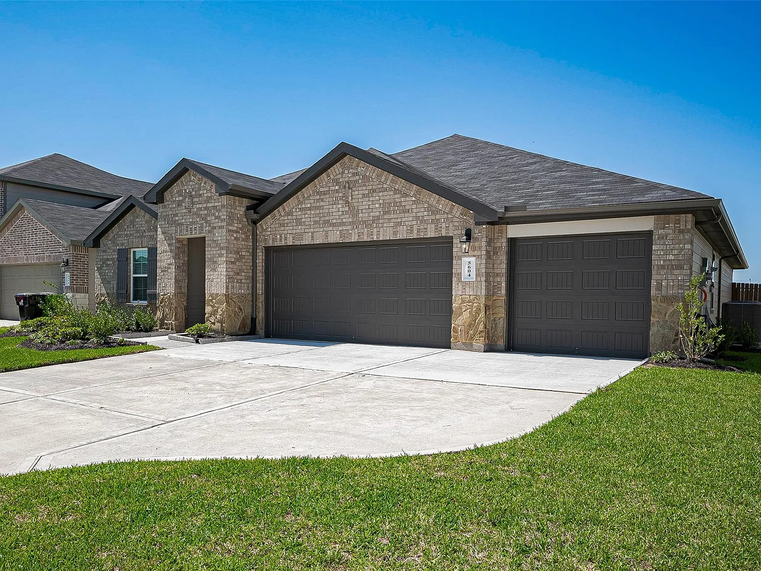 4 bed, 3.0 bath, 2186 sqft, $2,699 — Photo 3