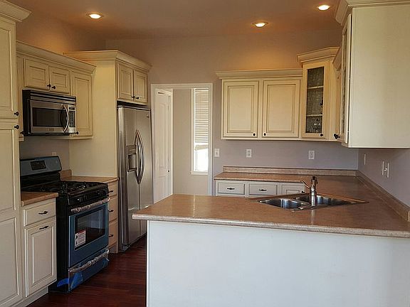 2nd image of 873 Thoreau Trl