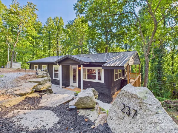 237 Upper Bat Cave Dr, Hendersonville, NC 28792