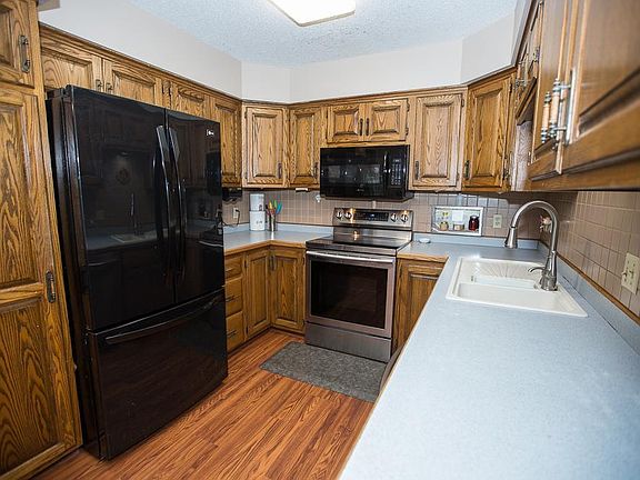 4th image of 311 Sunrise Ln