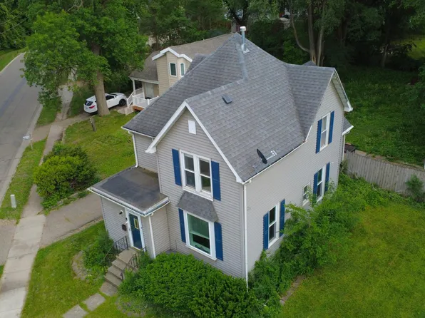410 Frank Hall Dr, Albert Lea, MN 56007