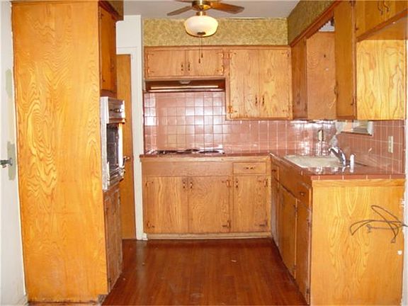 3rd image of 2506 Cunningham Dr