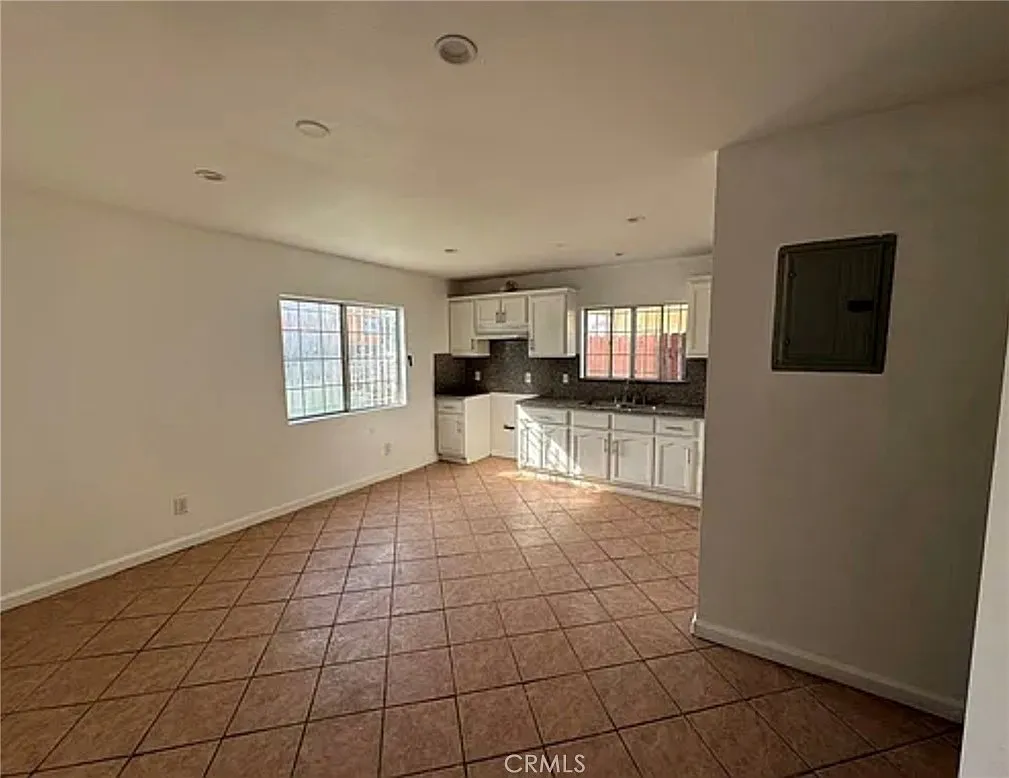 4 bed, 2.5 bath, 1728 sqft, $3,500 — Photo 4