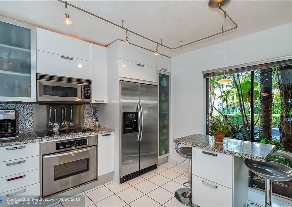 1st image of 20328 NE 34th Ct #28