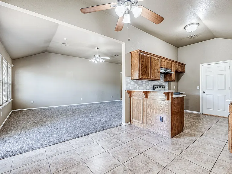 1104 Westridge Dr — Photo 7