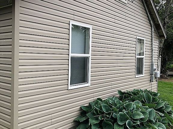 2nd image of 103 Tower Dr