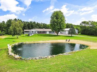 64 Oakland Rd, Cambridge, WI 53523