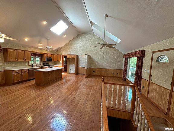 3rd image of 3811 Kochs Ln