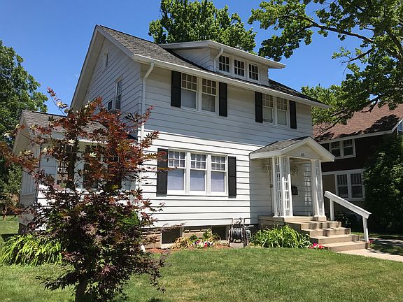 2nd image of 113 E 24th St
