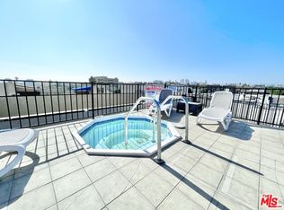 8720 Burton Way #203, Los Angeles, CA 90048