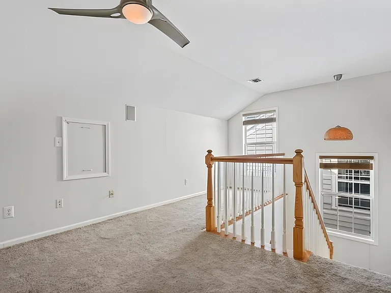 107 Brittany Ct — Photo 19