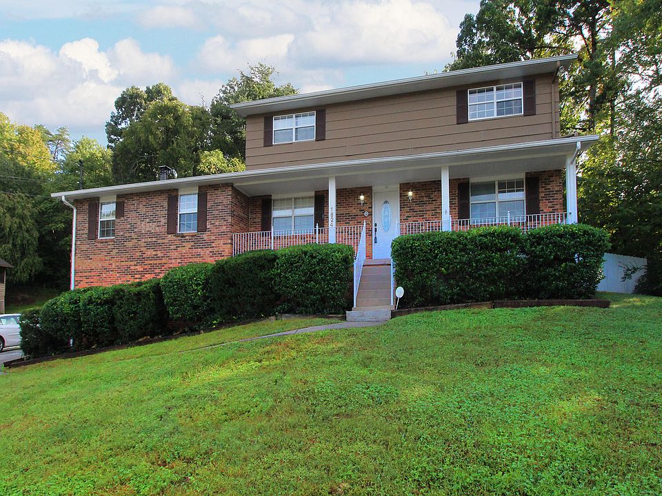 1st image of 1624 Blackwood Dr