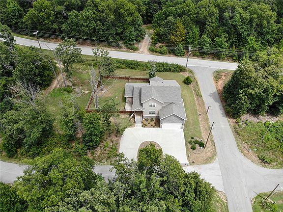 3rd image of 7 N Cheshnut Dr