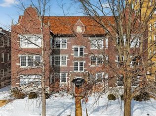 6221 Northwood Ave APT 2W, Saint Louis, MO 63105