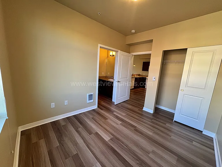 200 E Maple St — Photo 211