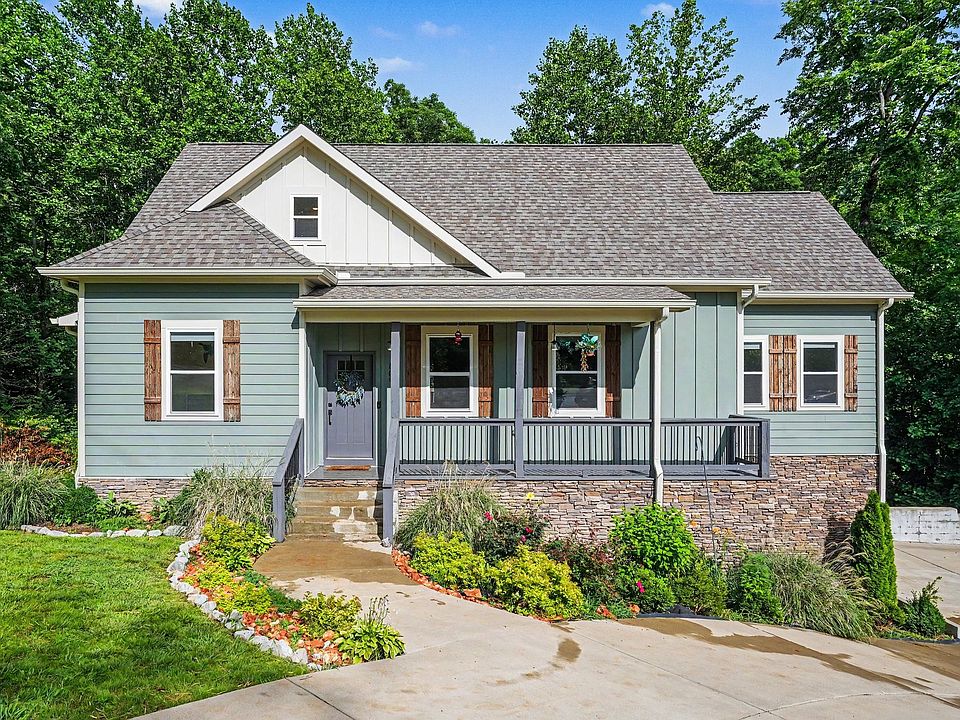 1st image of 809 Ruby Way