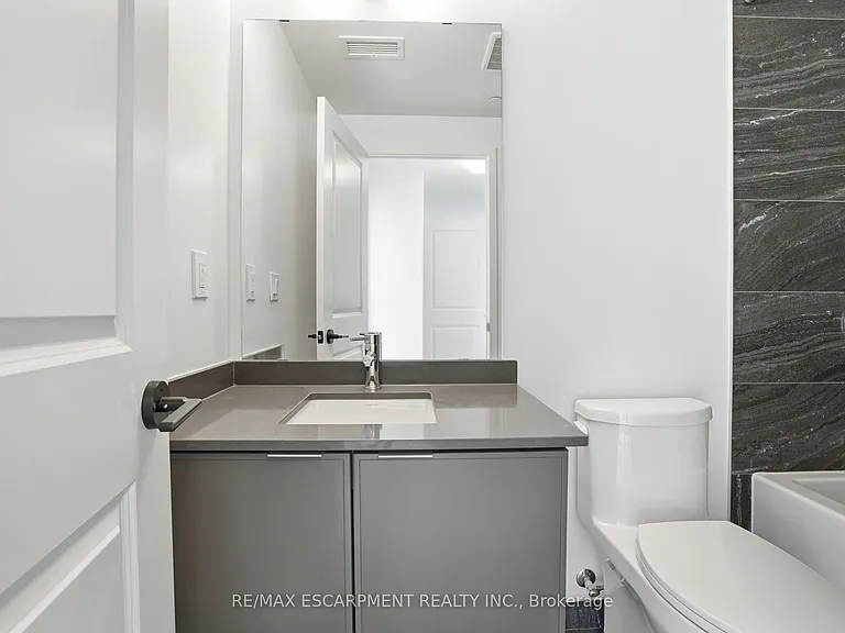 2075 Lakeshore Rd #702 — Photo 17