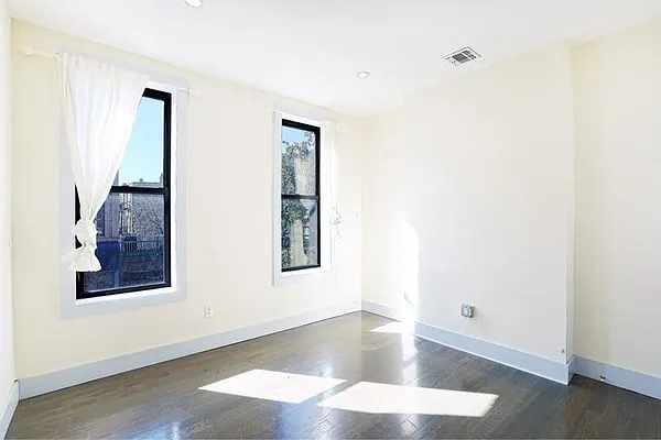 Rented by Arwell Realty | media 31