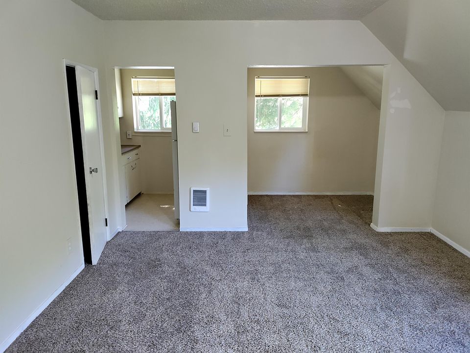1st image of 205 19th Ave SE #10710574