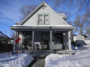 1421 W 2nd St, Sioux City, IA 51103
