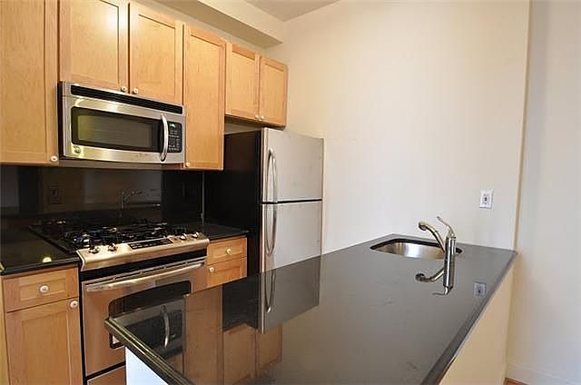 1st image of 121 Madison Ave APT 8H