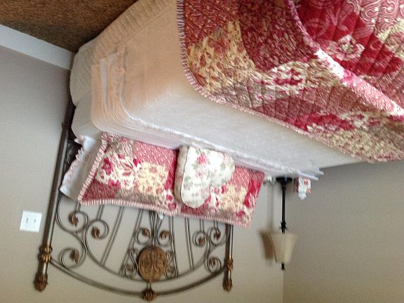 Tuscan Room has views of Mount Shasta