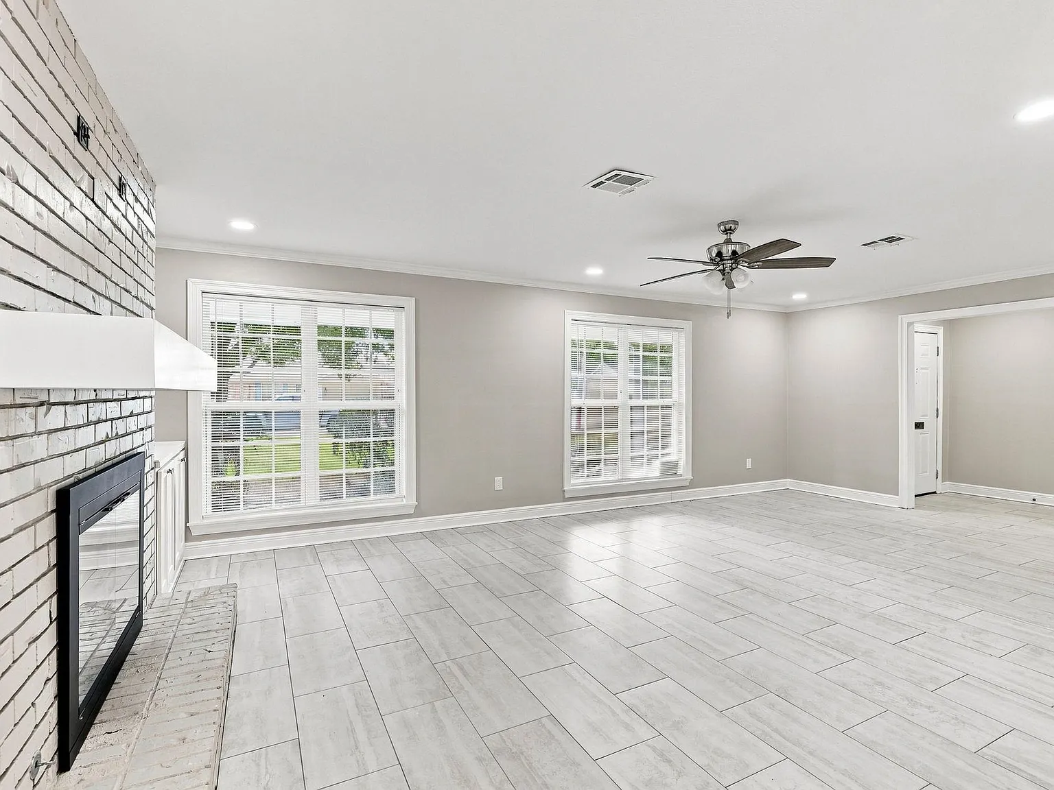 3 bed, 2001 sqft, $2,100 — Photo 3