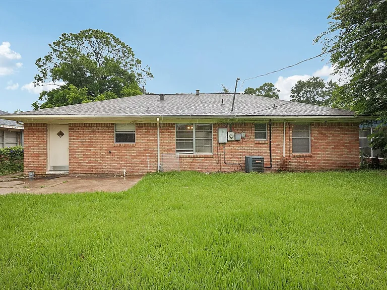 6401 Rowan Ln — Photo 21