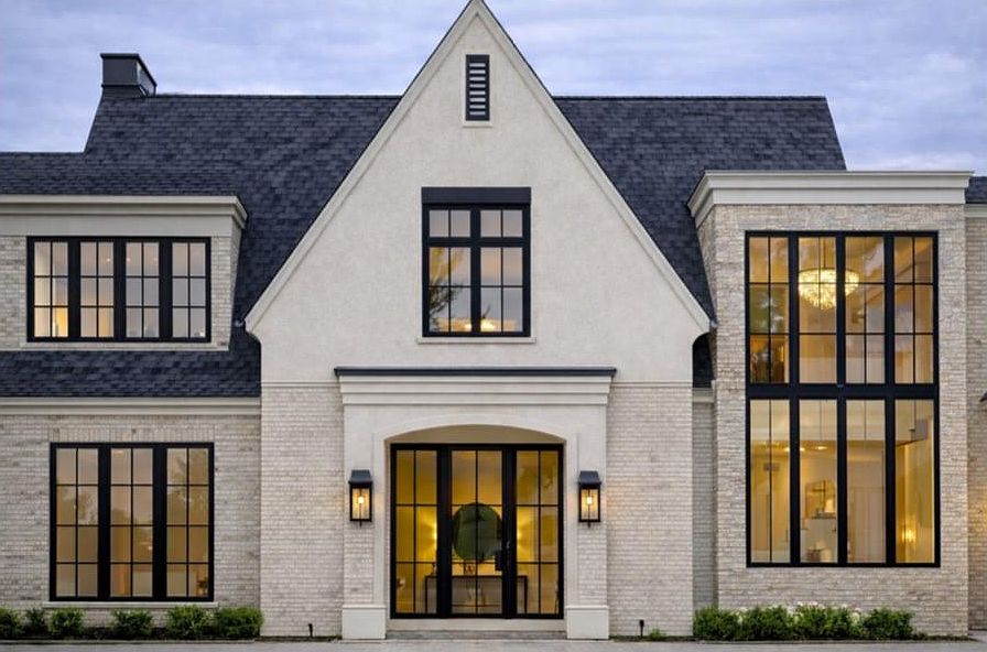 1st image of 2045 Fontainbleau Dr