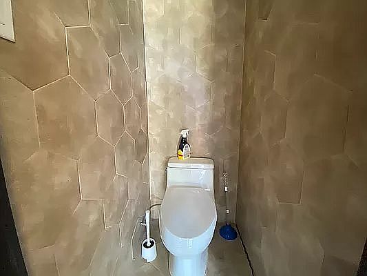5th image of 694 Chauncey St #4A