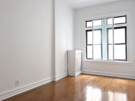2nd image of 111 E 60th St APT 5F