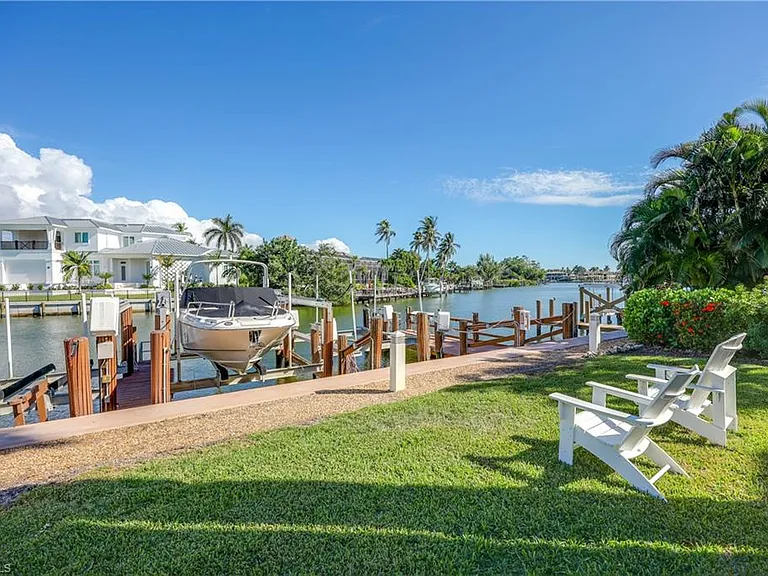 2100 Gulf Shore Blvd N #101 — Photo 31
