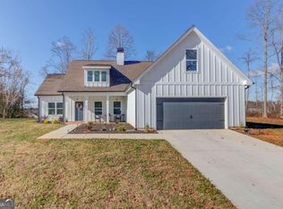 212 Maple Dr, Commerce, GA 30529